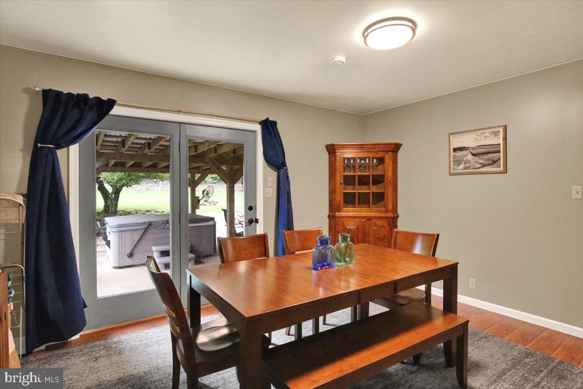 12 Schoolhouse Ln Property Photo 12
