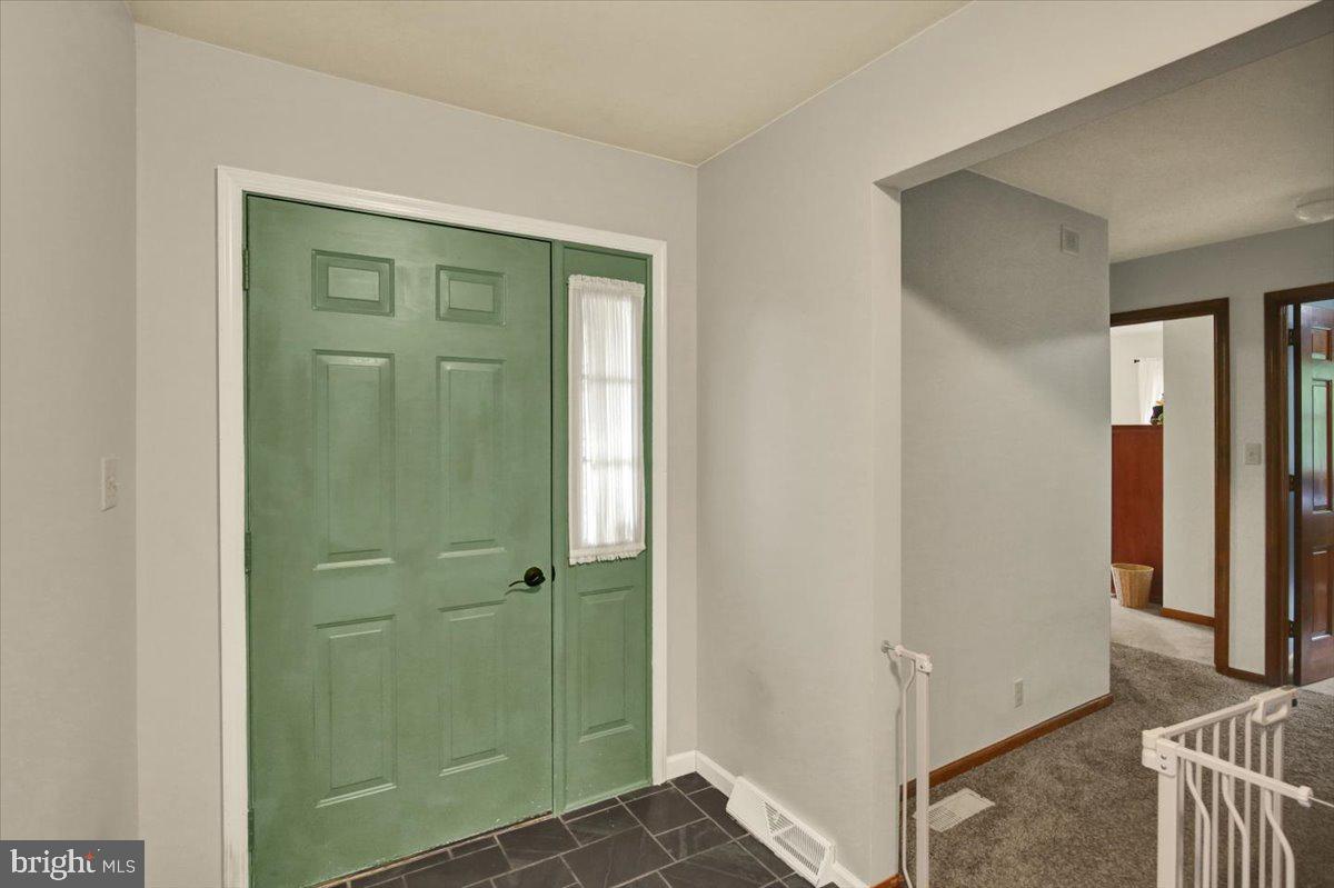 12 Schoolhouse Ln Property Photo 13