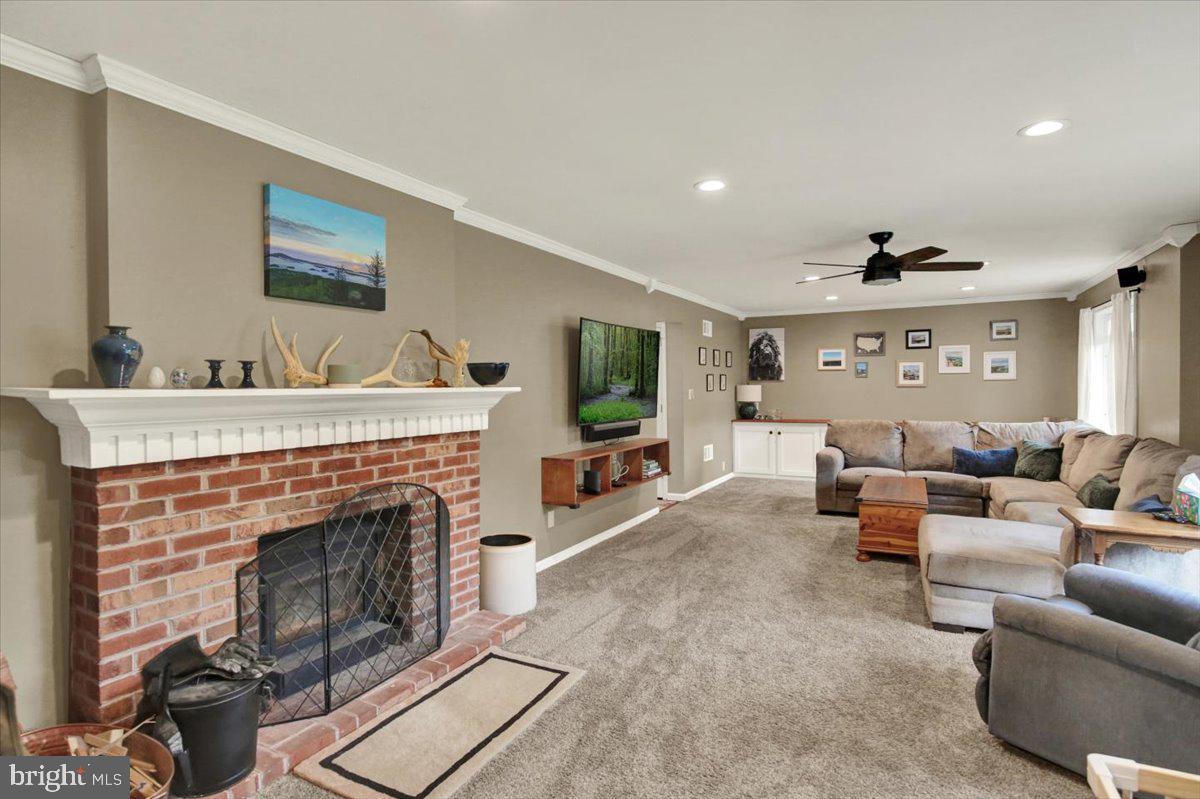 12 Schoolhouse Ln Property Photo 15