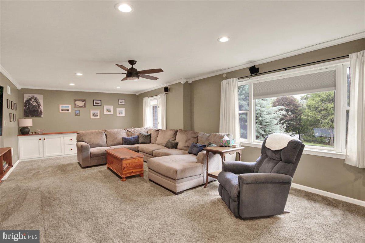 12 Schoolhouse Ln Property Photo 16