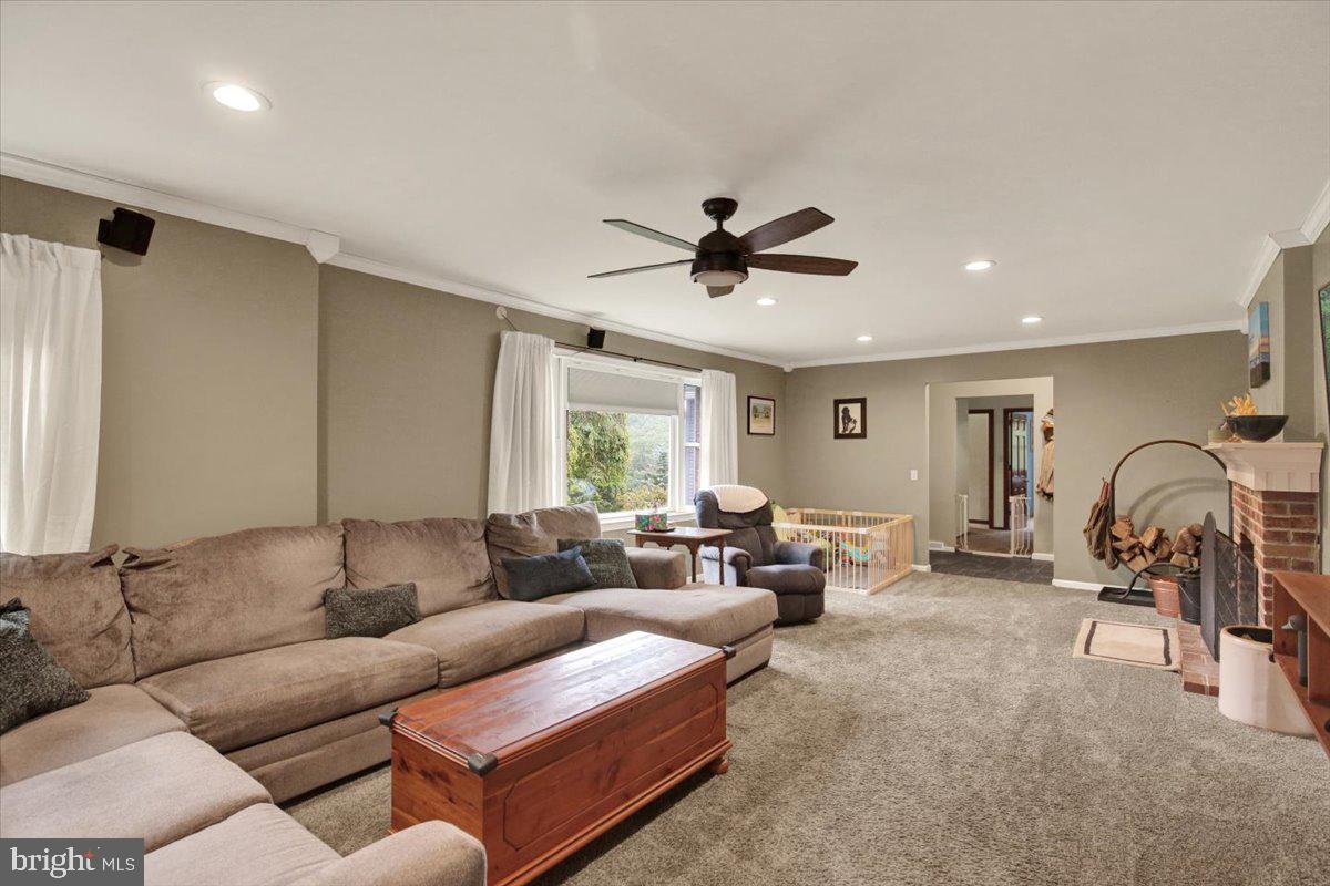12 Schoolhouse Ln Property Photo 17