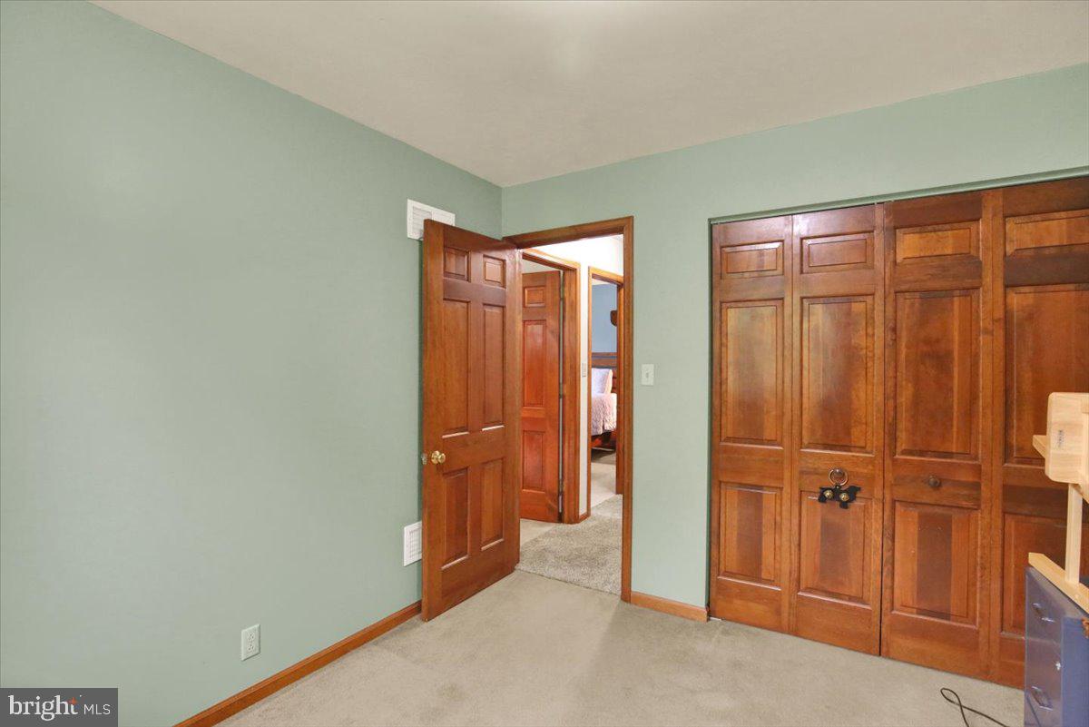 12 Schoolhouse Ln Property Photo 23