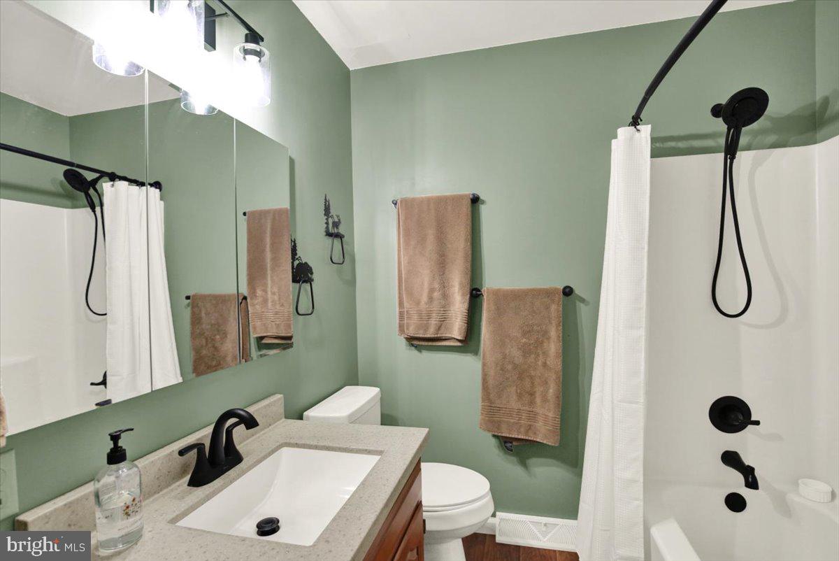 12 Schoolhouse Ln Property Photo 28