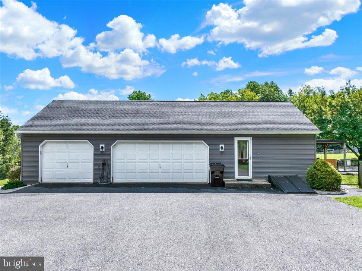 12 Schoolhouse Ln Property Photo 65