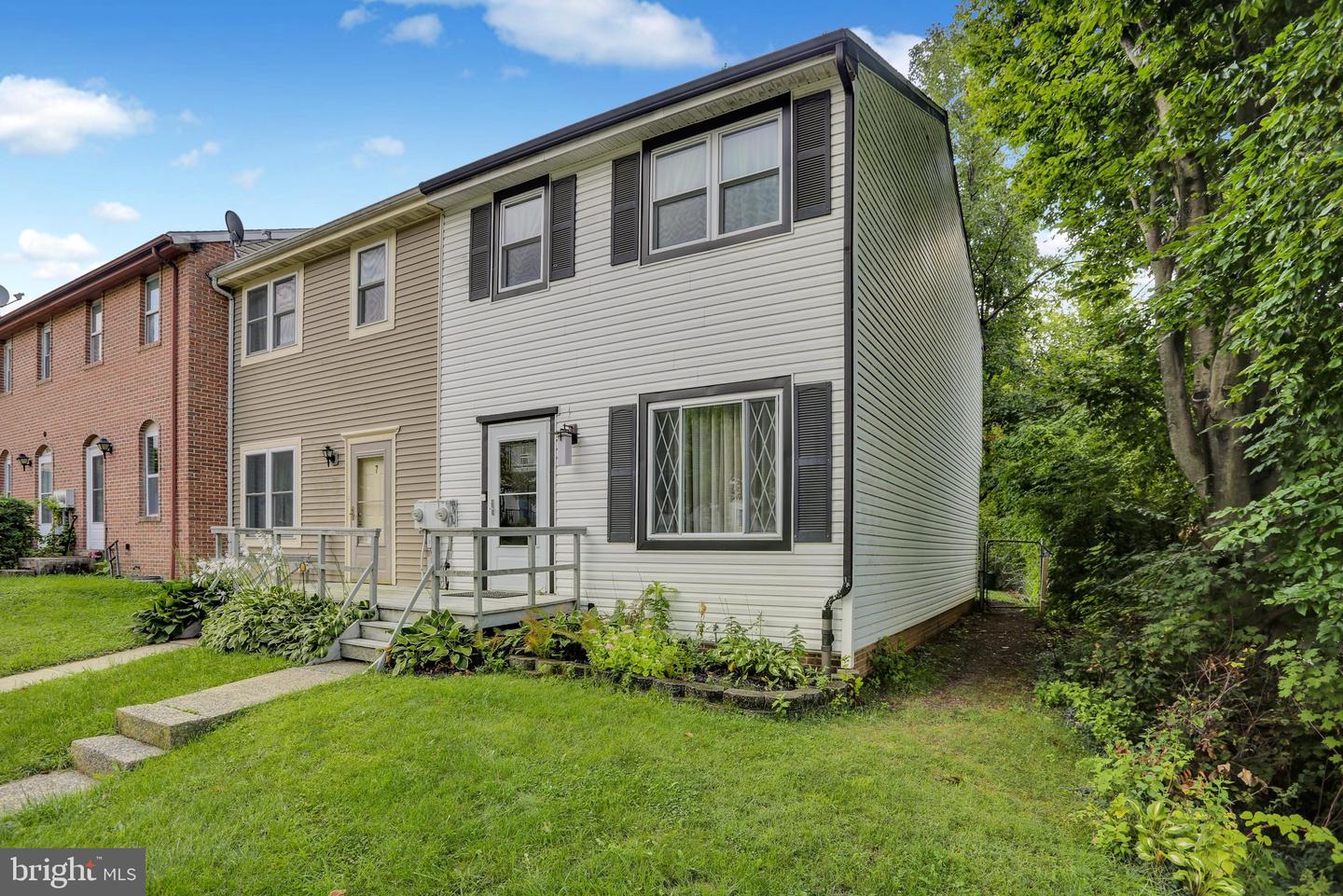 8 Bentley Ct Property Photo 1