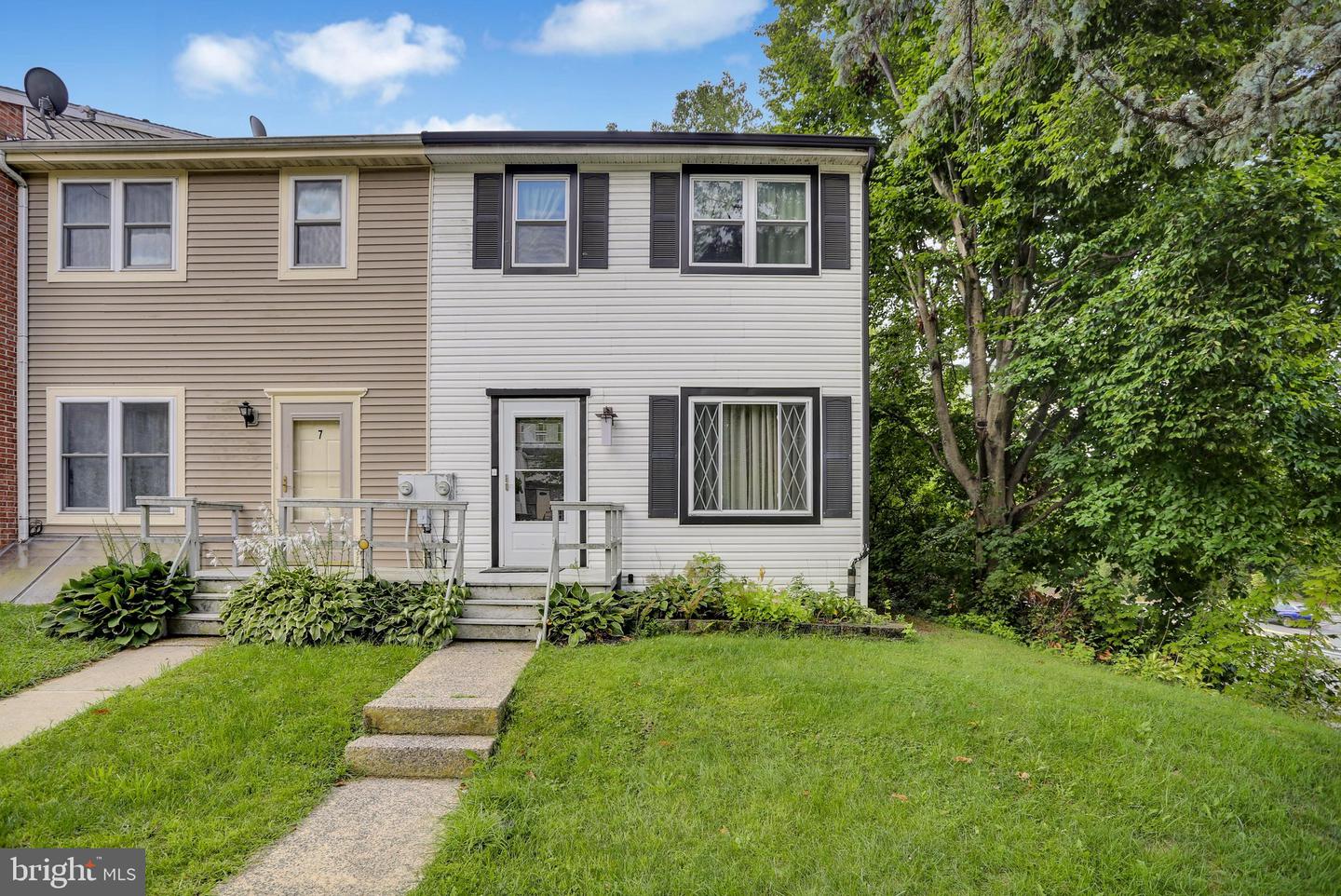 8 Bentley Ct Property Photo 2