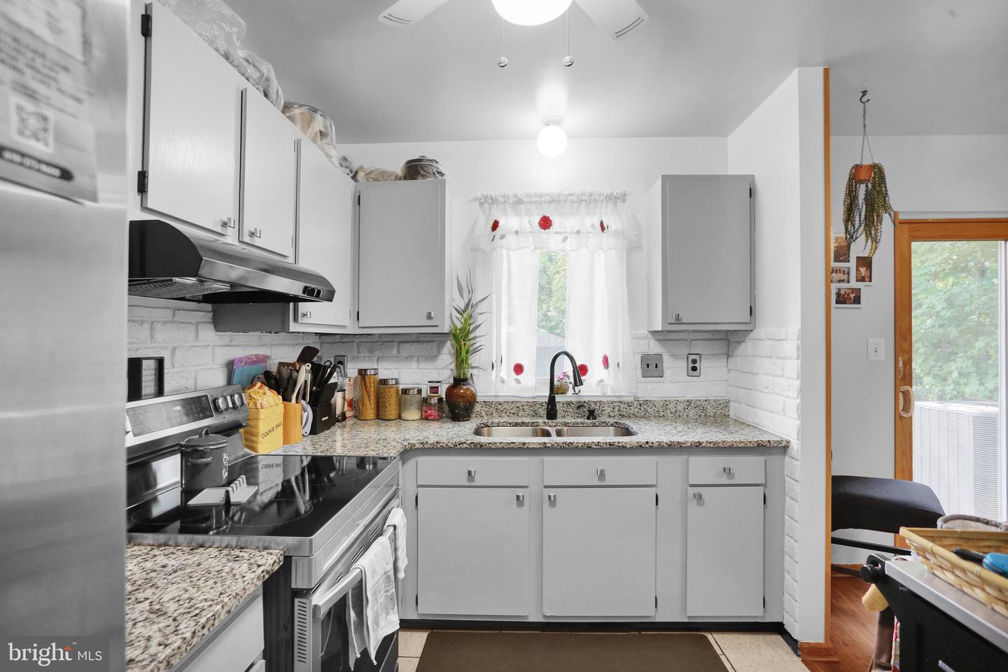 8 Bentley Ct Property Photo 13