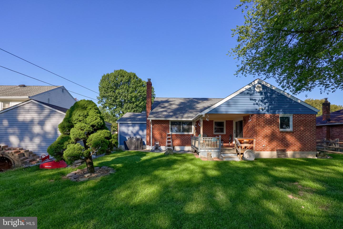 105 Radcliffe Property Photo 6