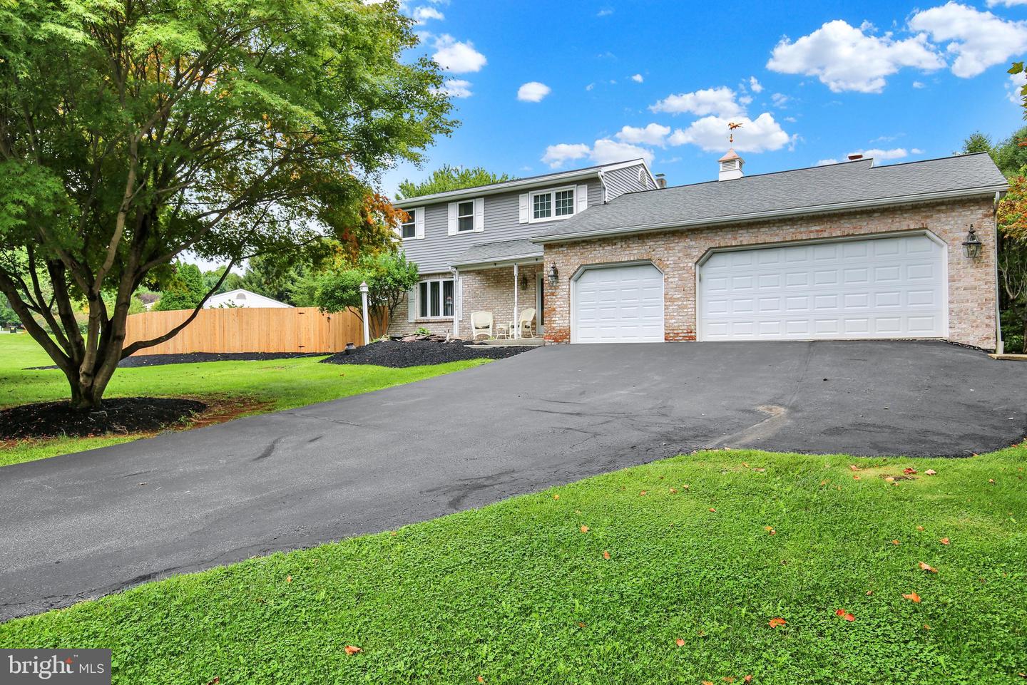 7426 Hillock Ln Property Photo 1