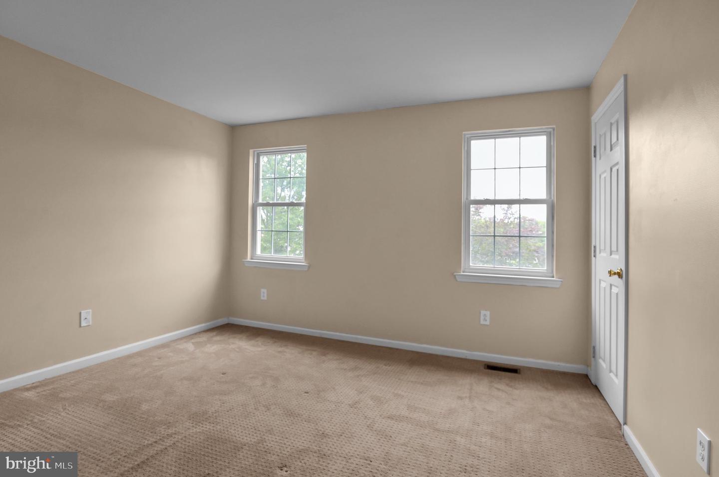 705 Meadowcrest Ln Property Photo 20