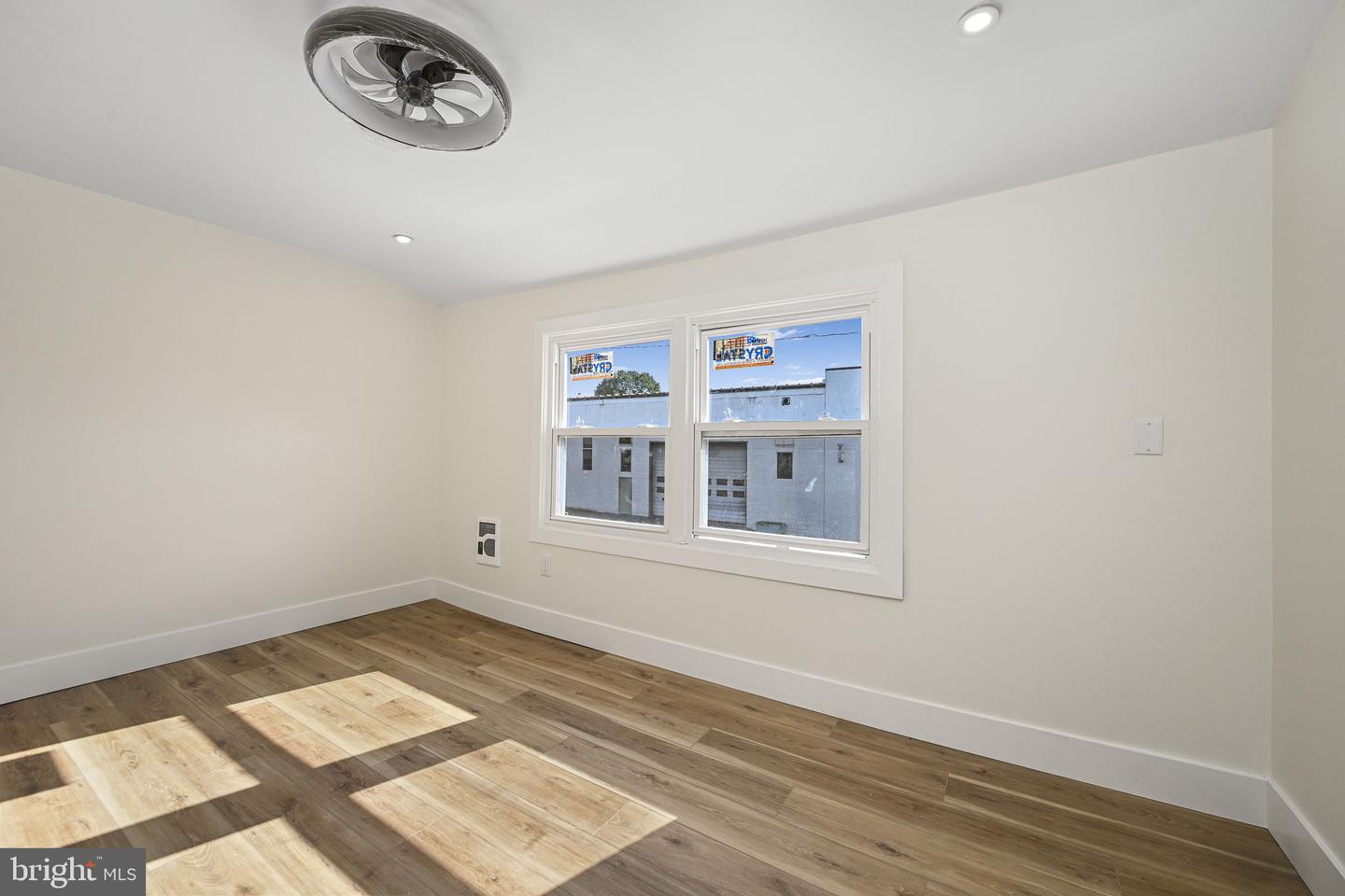 1257 Chester St Property Photo 11