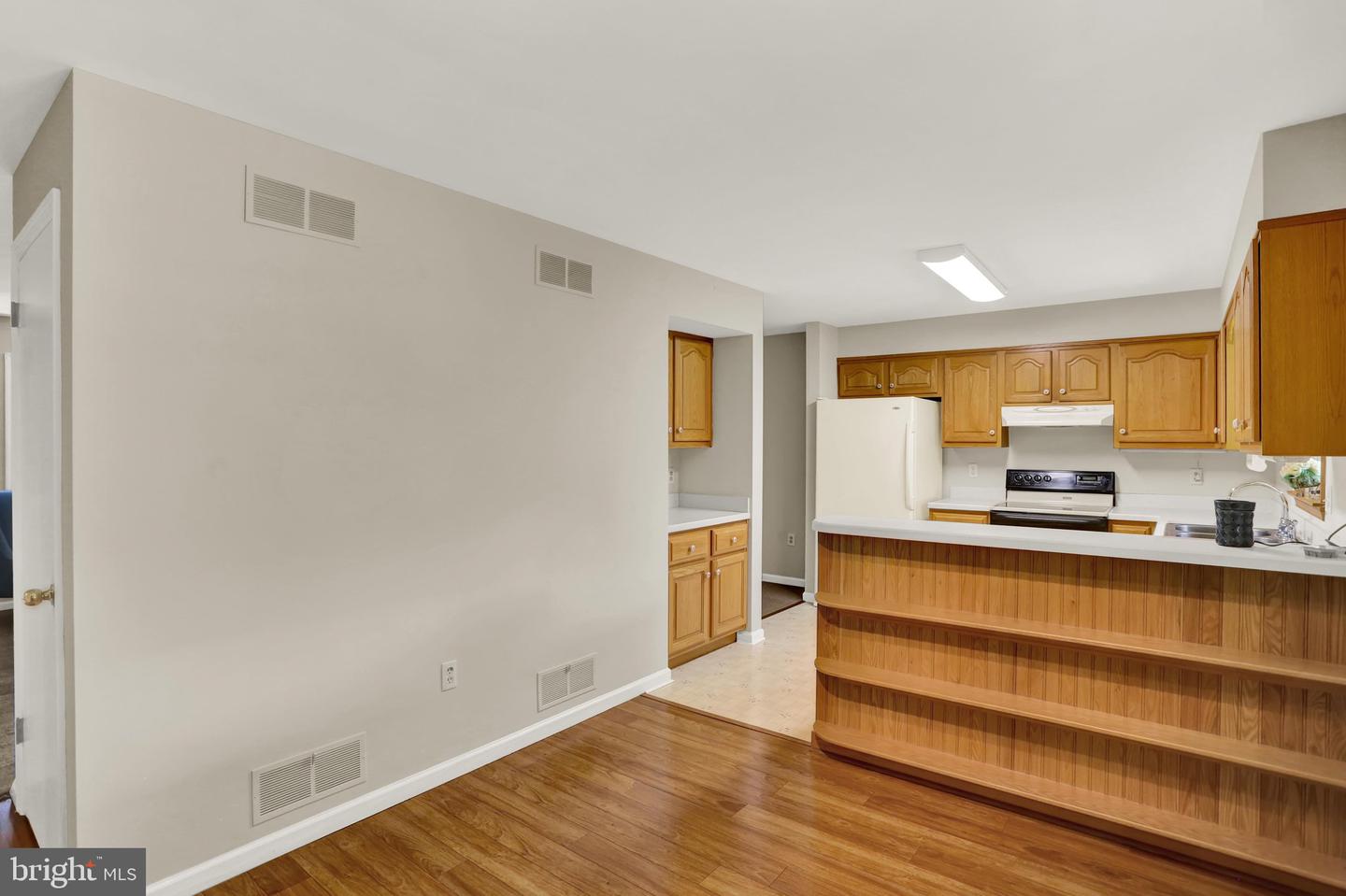 16 Adele Ave Property Photo 11