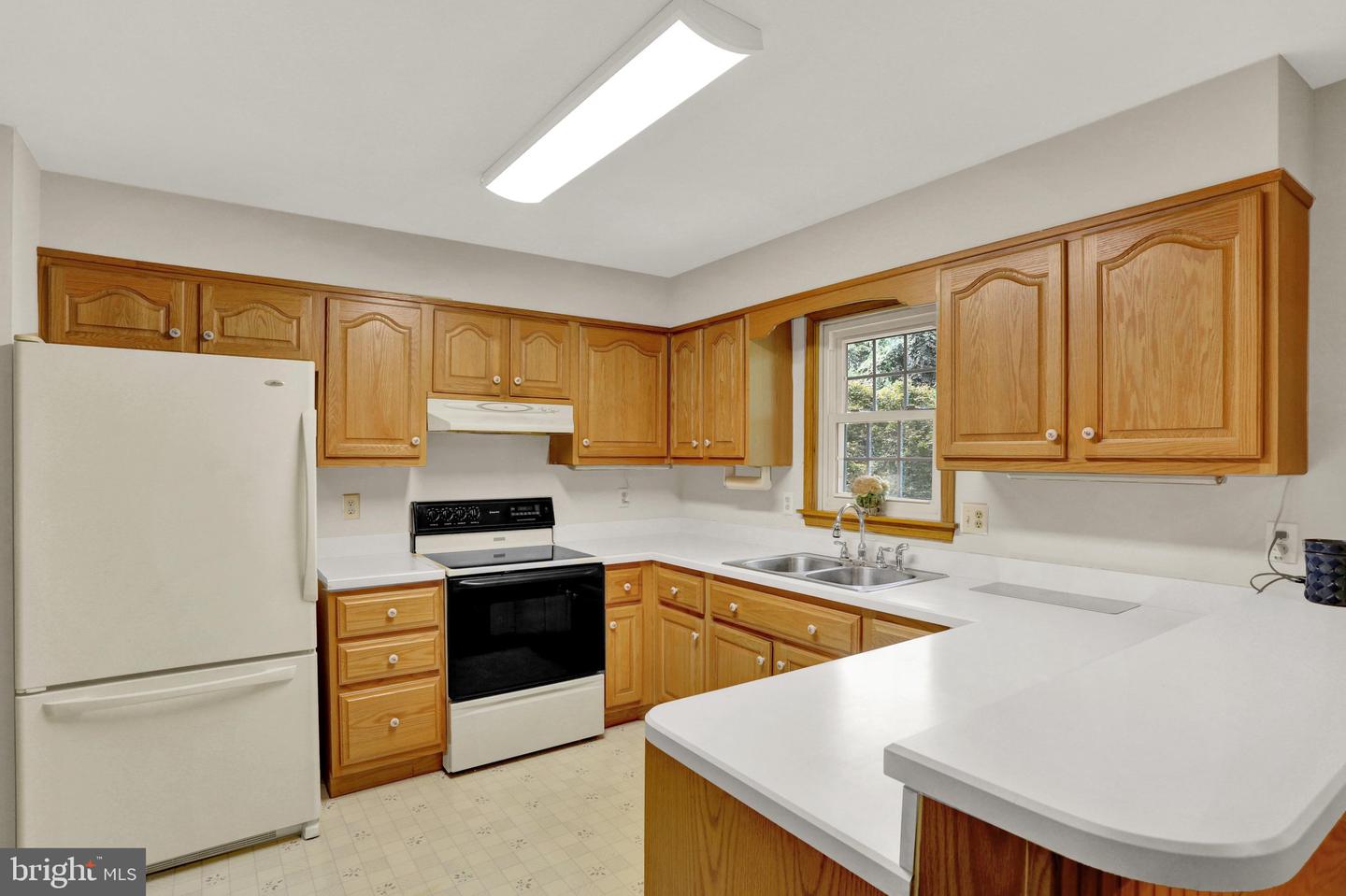 16 Adele Ave Property Photo 12