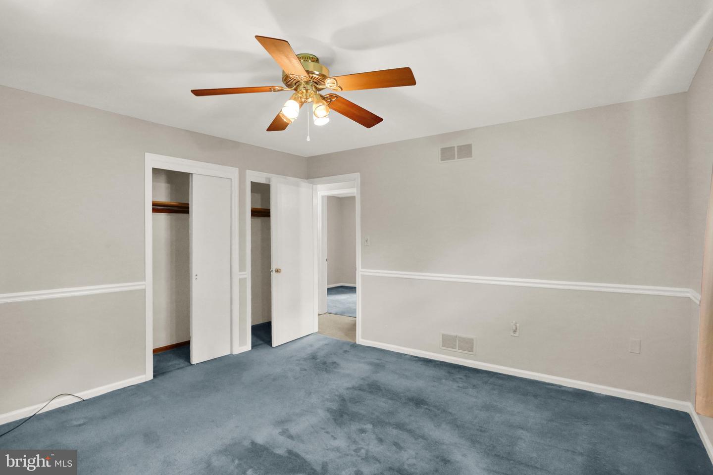 16 Adele Ave Property Photo 18