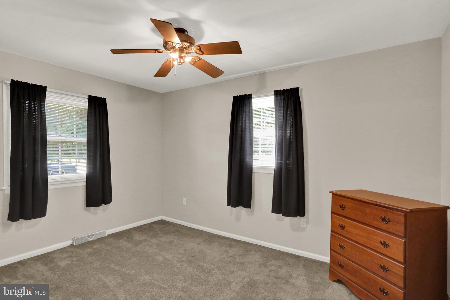 16 Adele Ave Property Photo 19