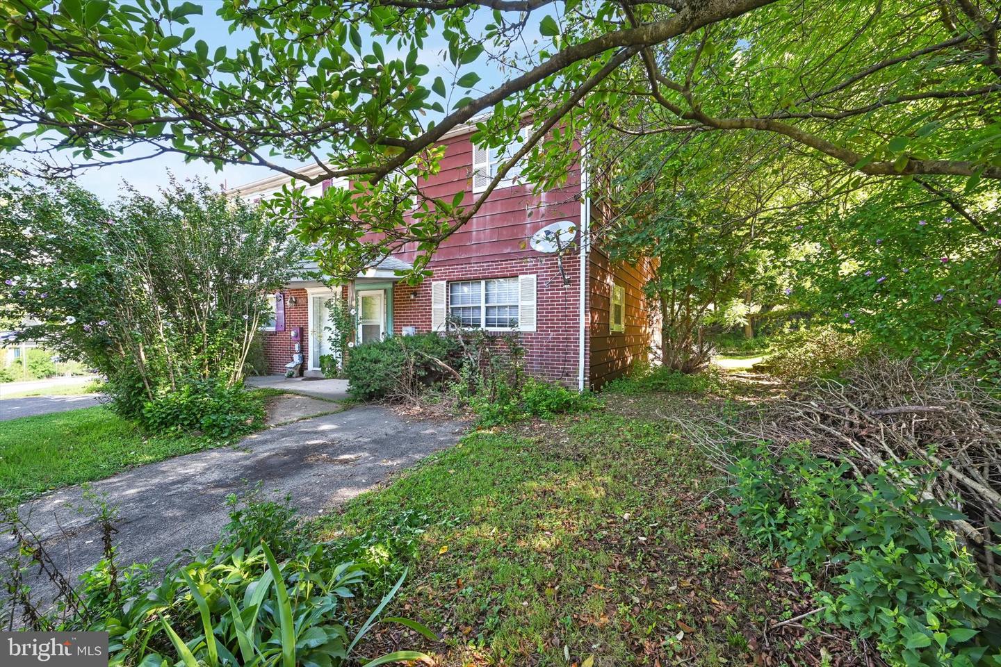 1368 Fox Run Property Photo 2