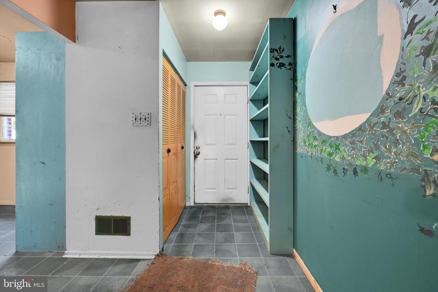 1368 Fox Run Property Photo 5