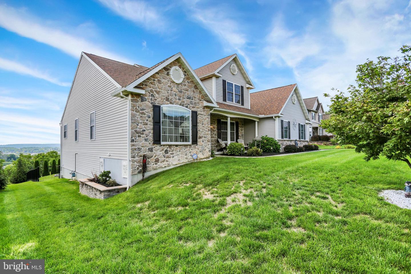 676 Seem Dr Property Photo 3
