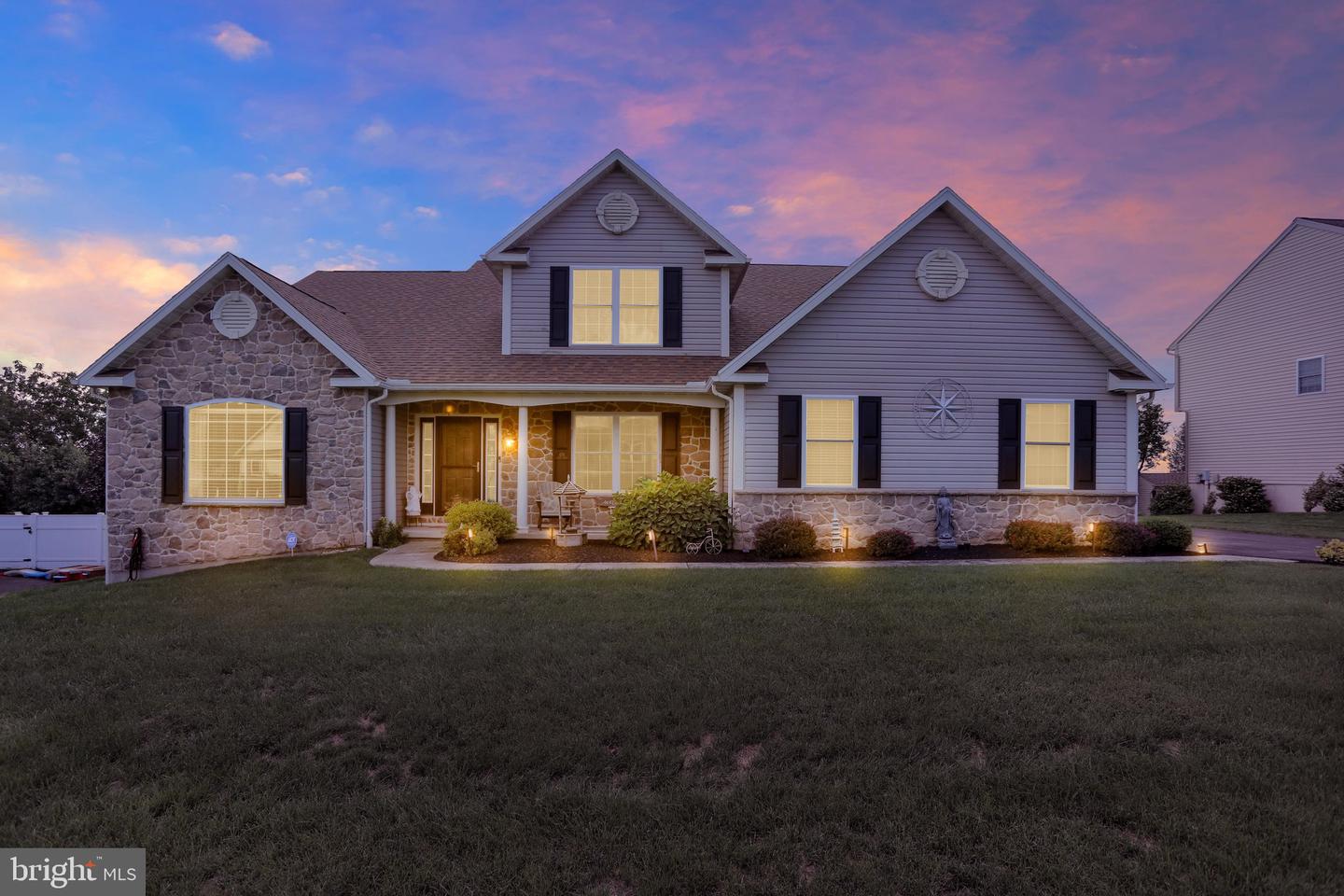676 Seem Dr Property Photo 4