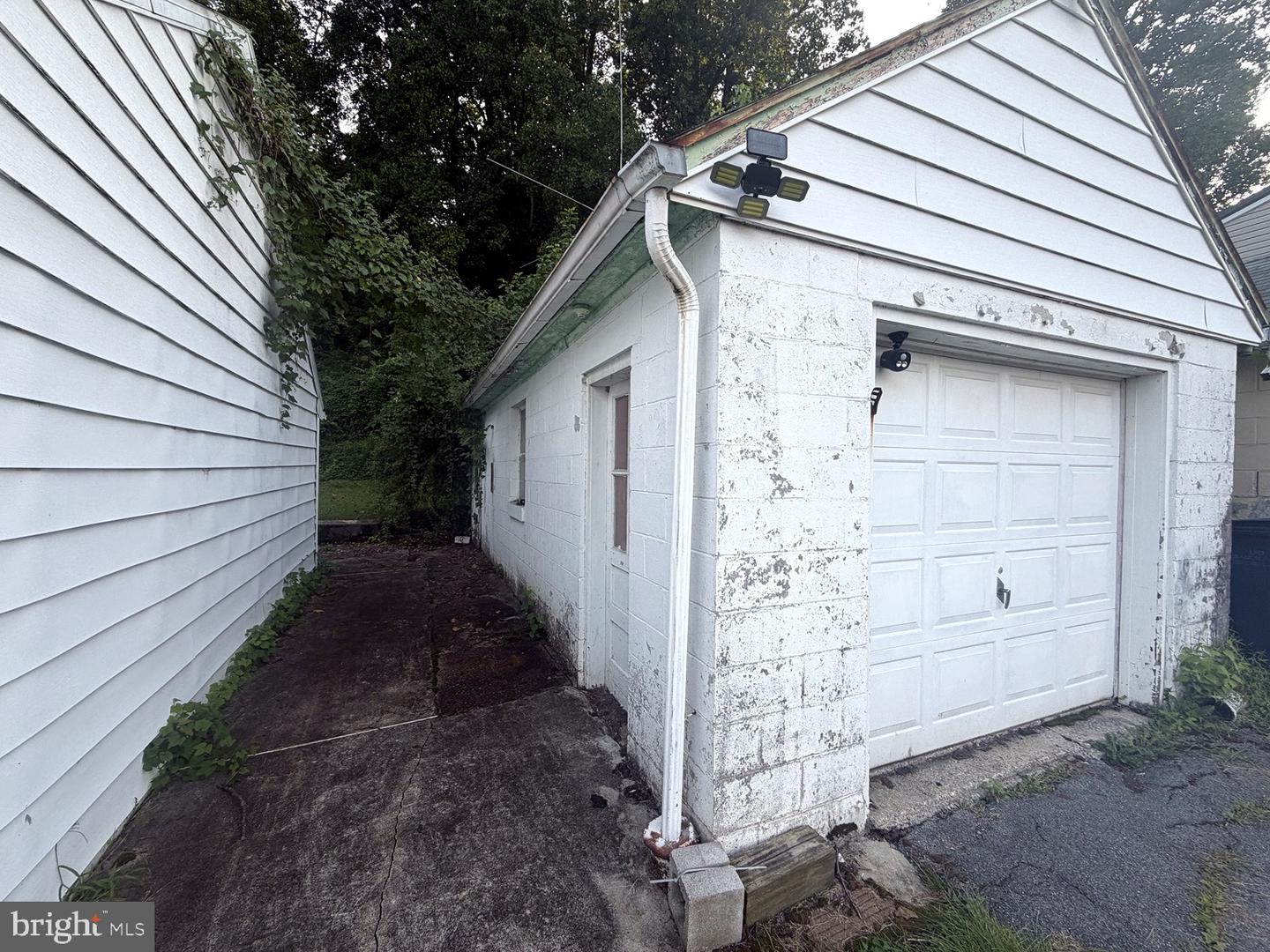 673 Fairmont Ave Property Photo 6