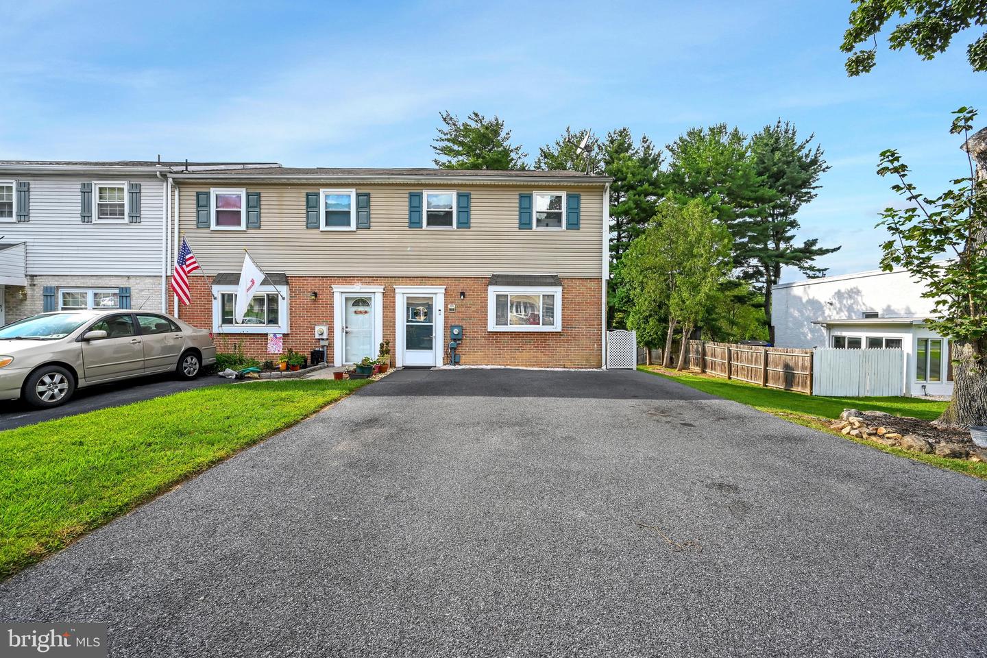 1055 Deer Run Property Photo 1