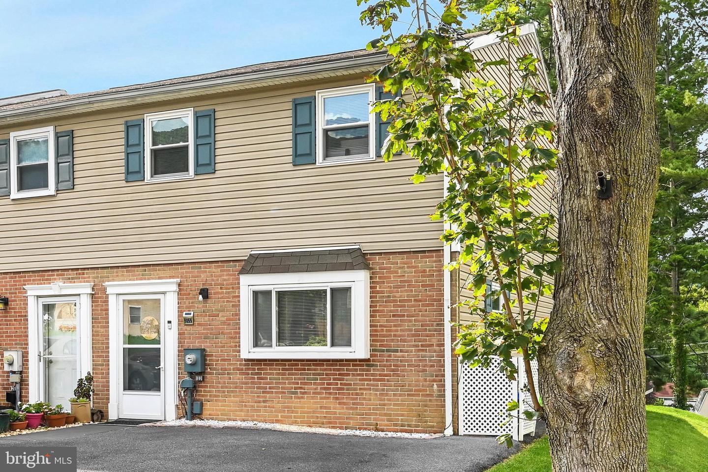 1055 Deer Run Property Photo 3
