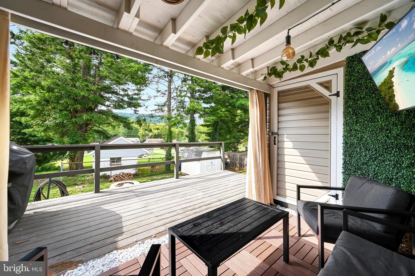 1055 Deer Run Property Photo 24