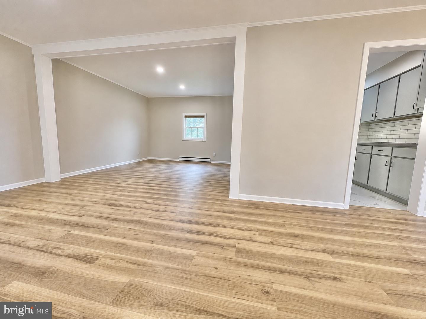 226 Elwyn Ave Property Photo 3