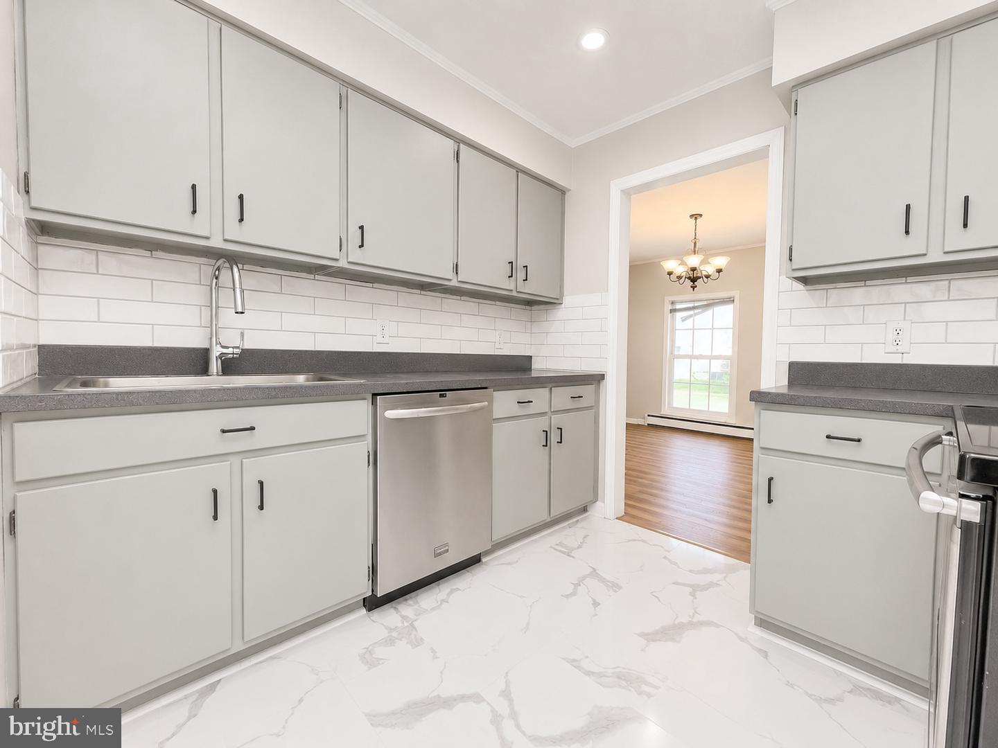 226 Elwyn Ave Property Photo 11