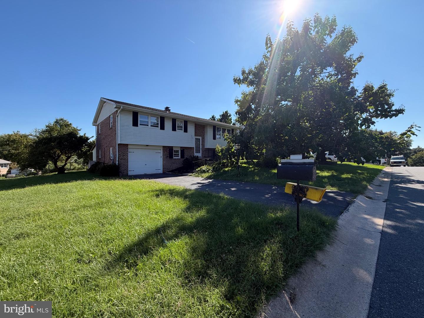 608 Beach St Property Photo 1