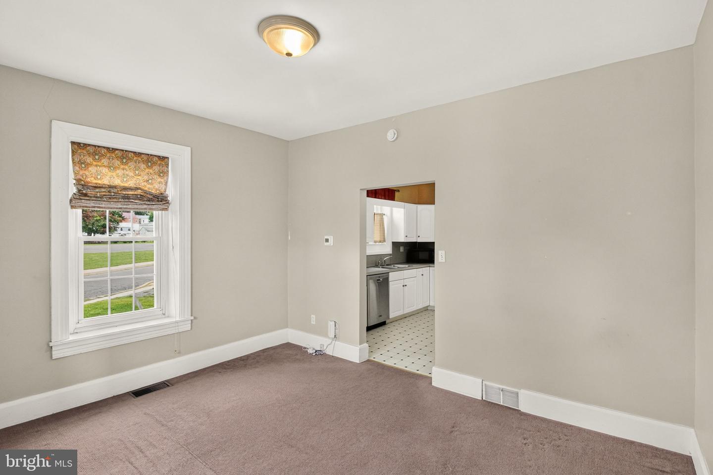 125 E Chestnut St Property Photo 12
