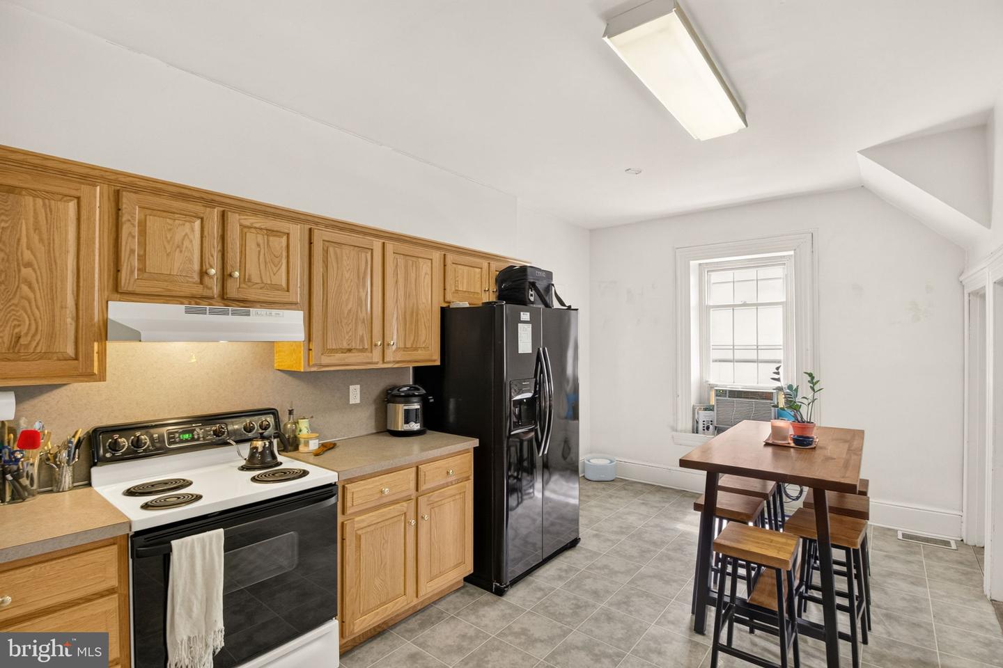 125 E Chestnut St Property Photo 35