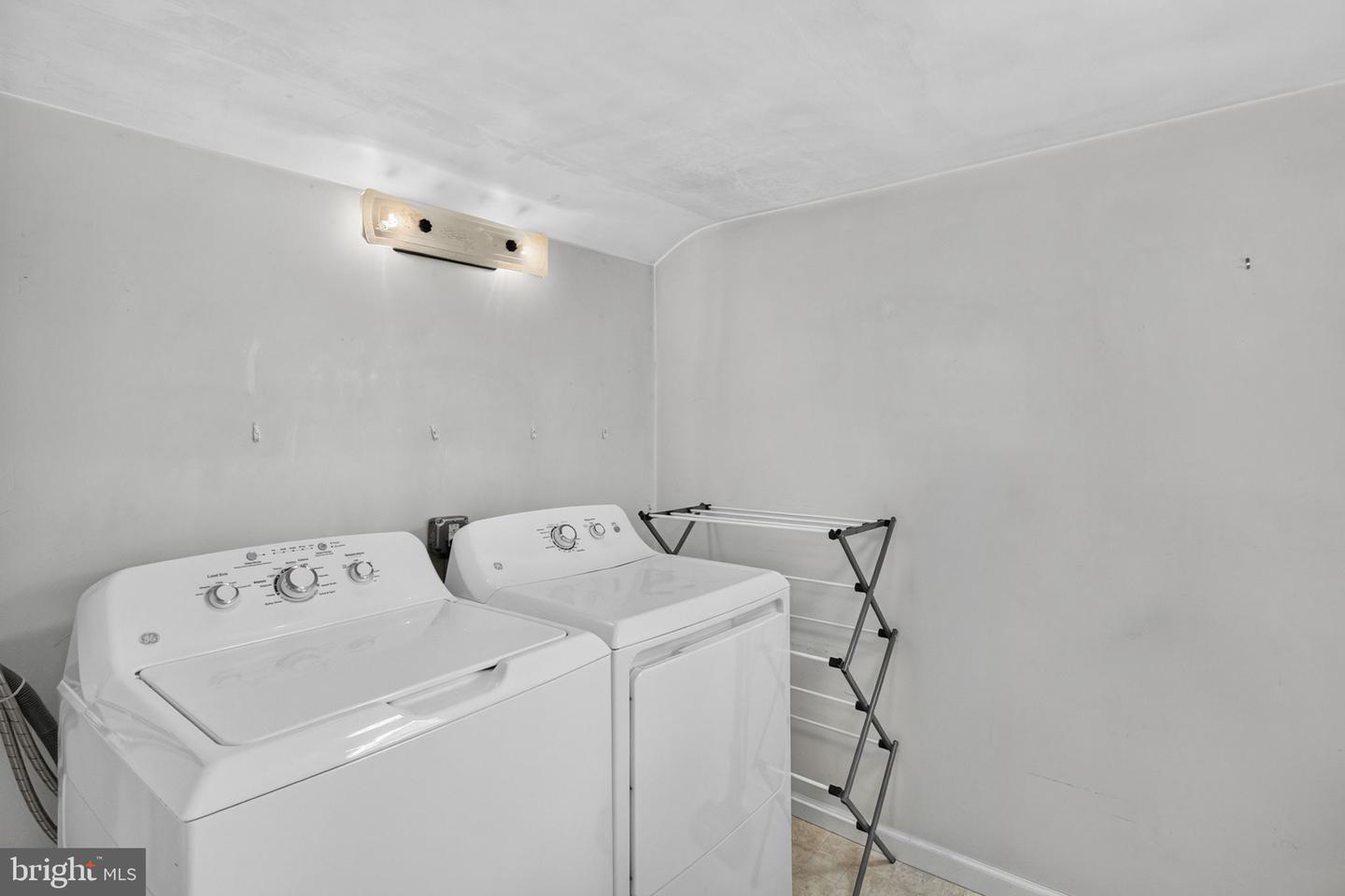 125 E Chestnut St Property Photo 43