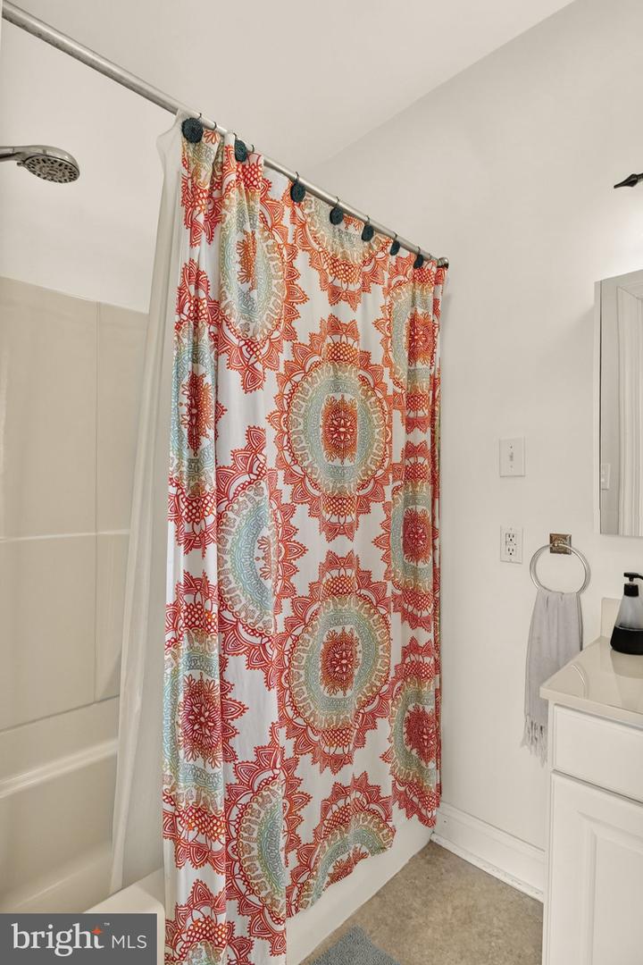 125 E Chestnut St Property Photo 52
