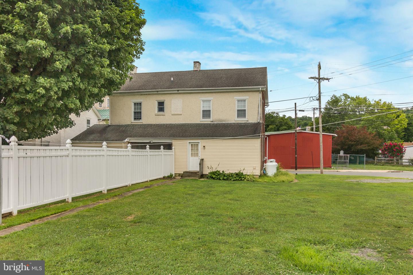 125 E Chestnut St Property Photo 63