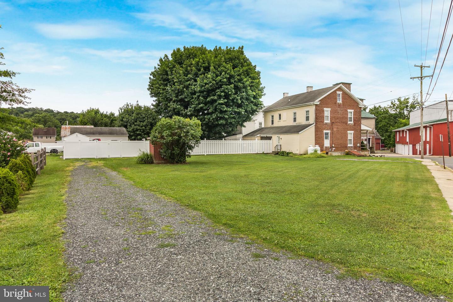 125 E Chestnut St Property Photo 65