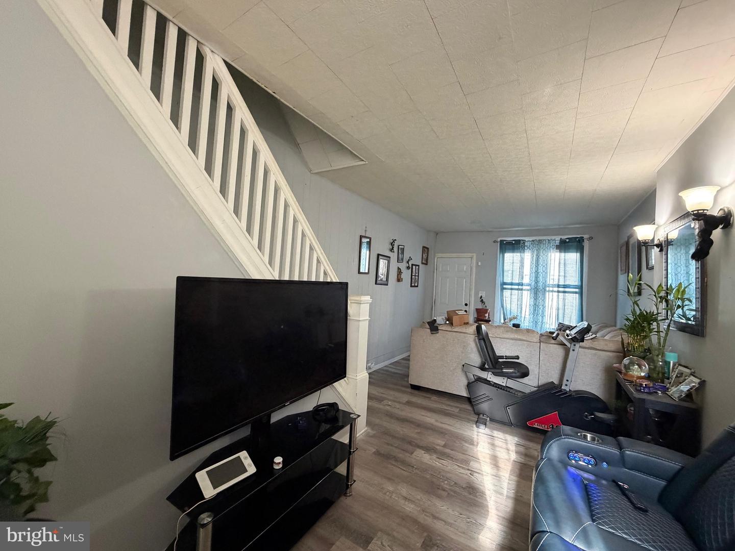 1336 Mulberry St Property Photo 5
