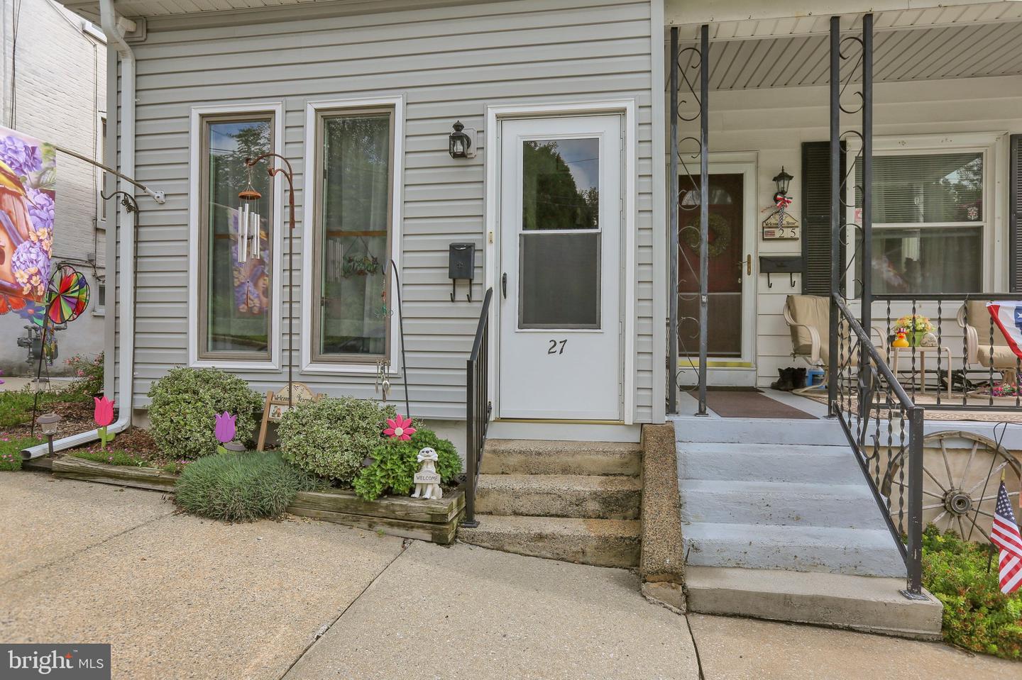 27 Apple St Property Photo 4