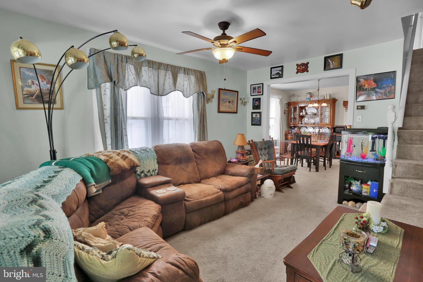 27 Apple St Property Photo 6