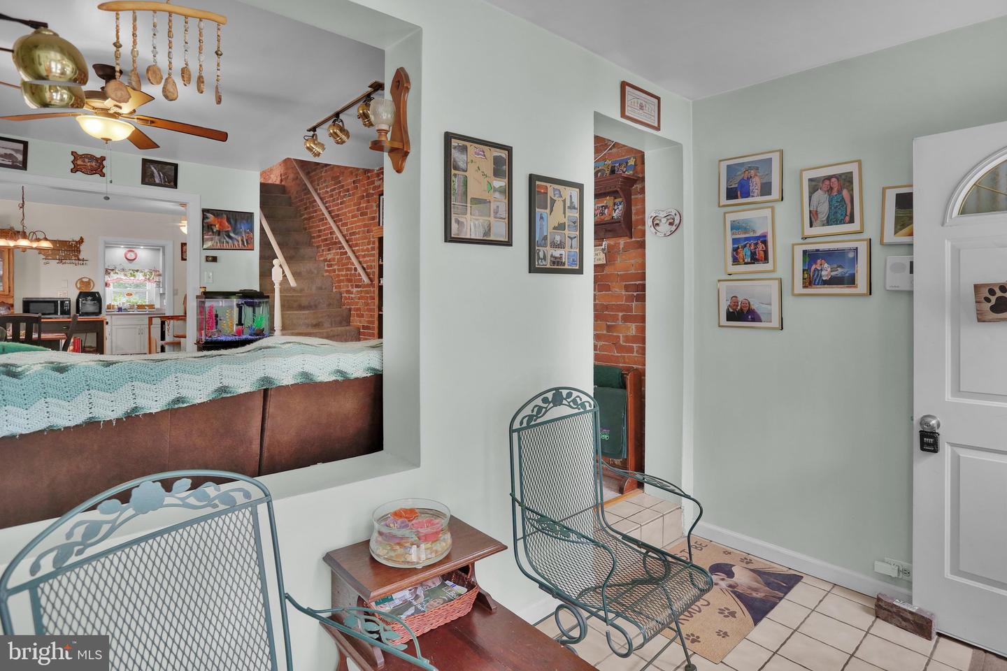 27 Apple St Property Photo 9