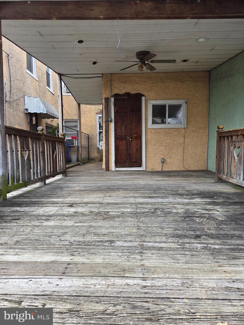 1335 Moss St Property Photo 17