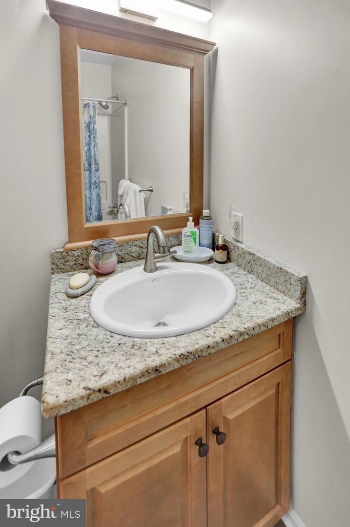 127 Hawthorne Ct Property Photo 14