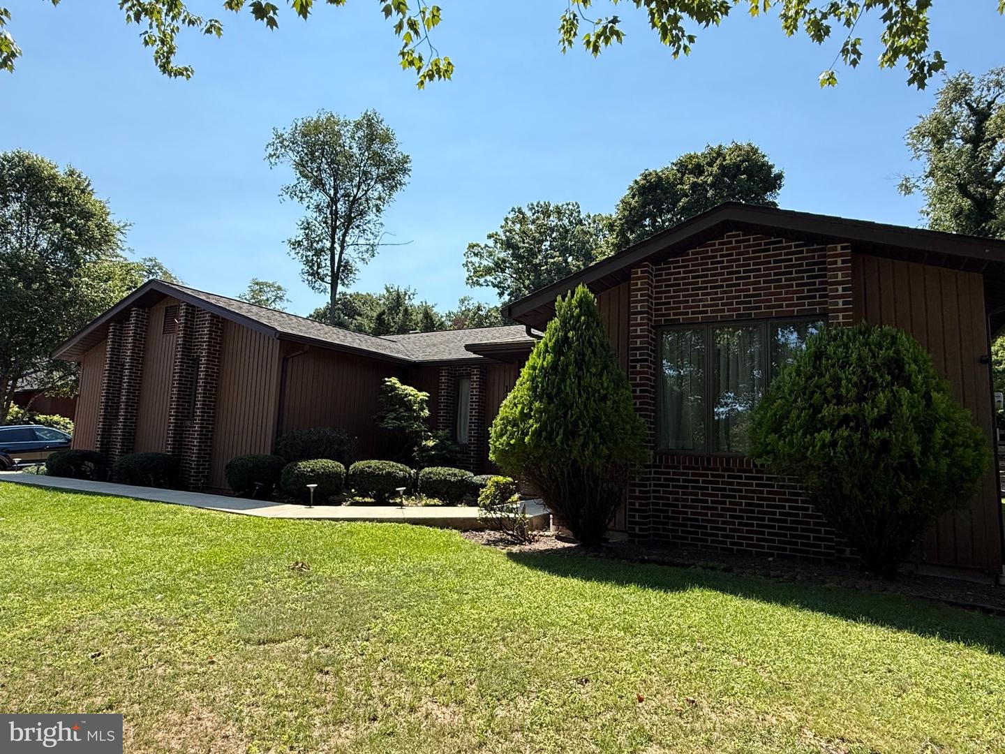 107 Deborah Dr Property Photo 1