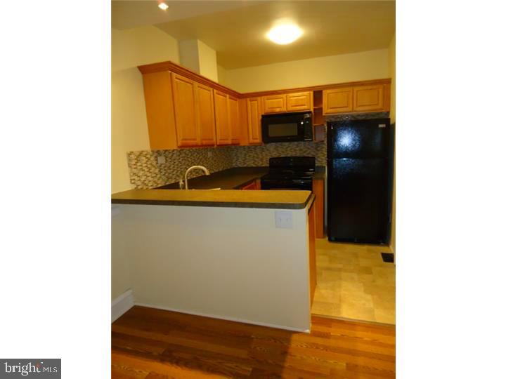 1208 Marion St Property Photo 3