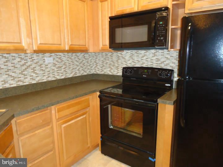 1208 Marion St Property Photo 7
