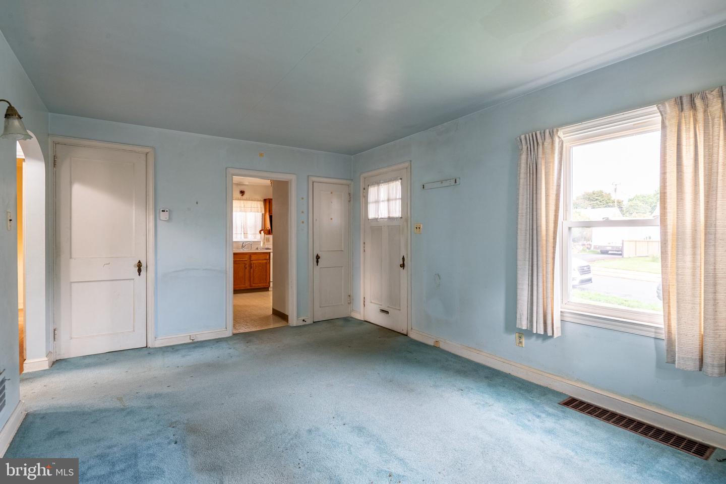 1435 Fayette Ave Property Photo 9