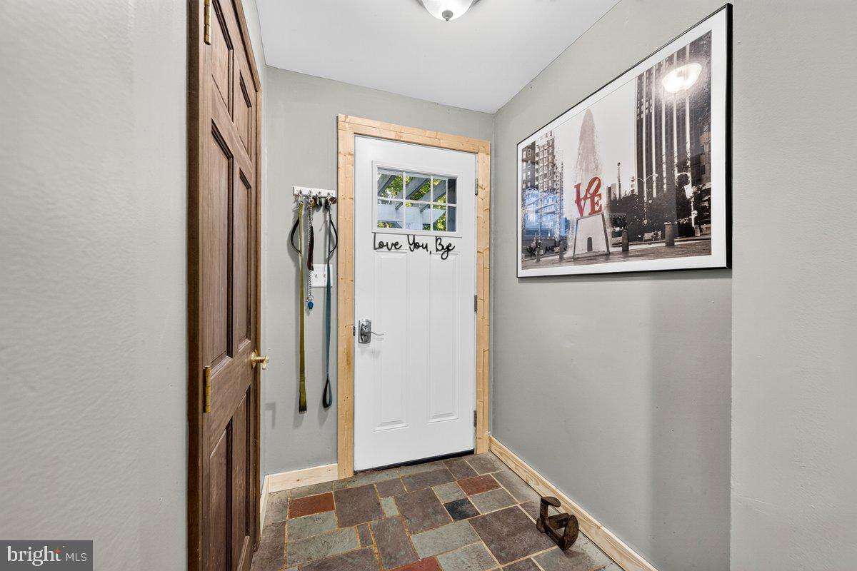 65 Hess Ln Property Photo 13