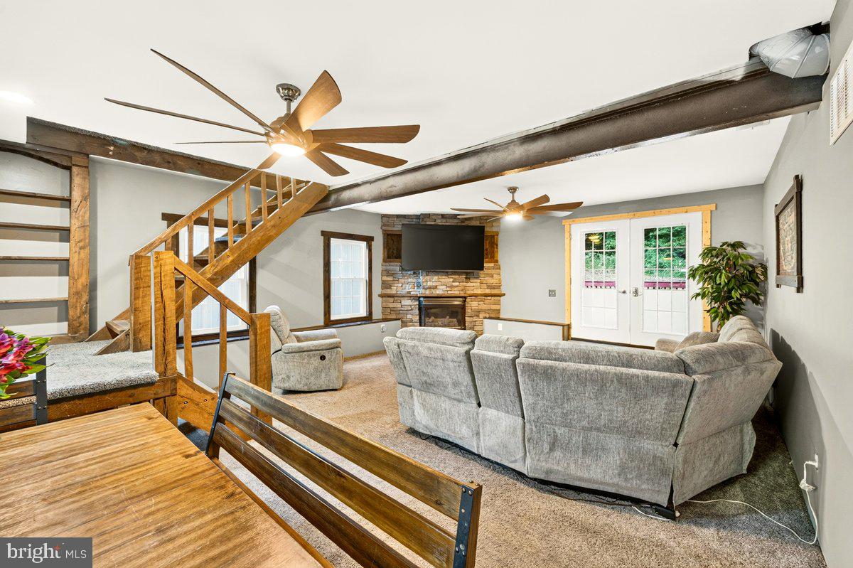 65 Hess Ln Property Photo 21