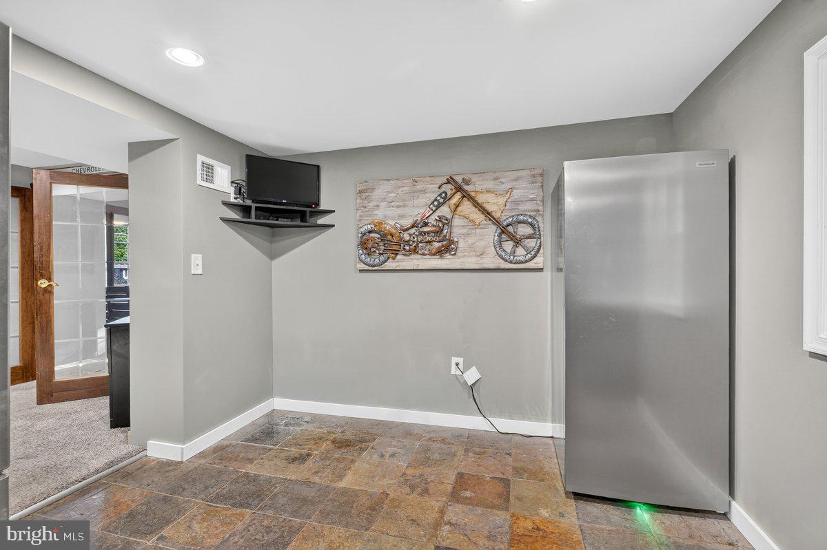 65 Hess Ln Property Photo 32
