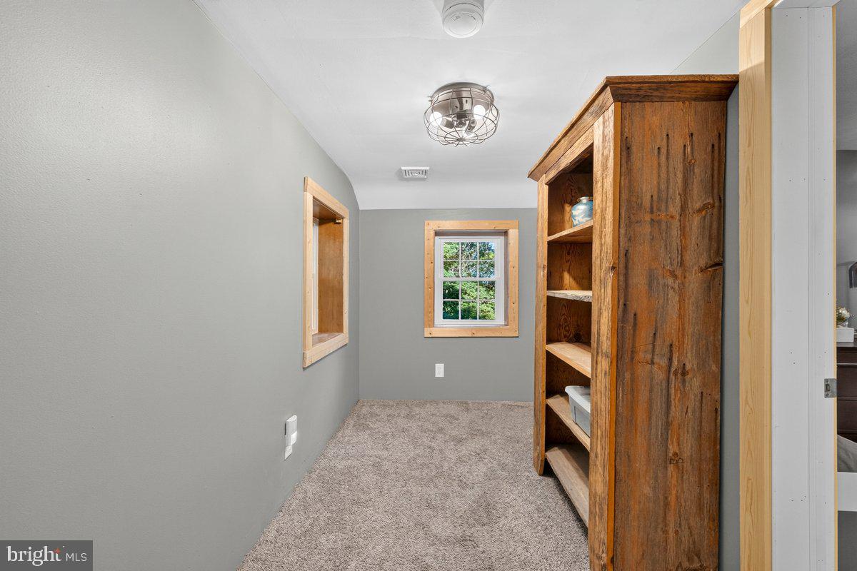 65 Hess Ln Property Photo 34